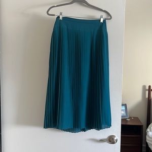 Great condition JCREW teal pleated midi skirt- size 6